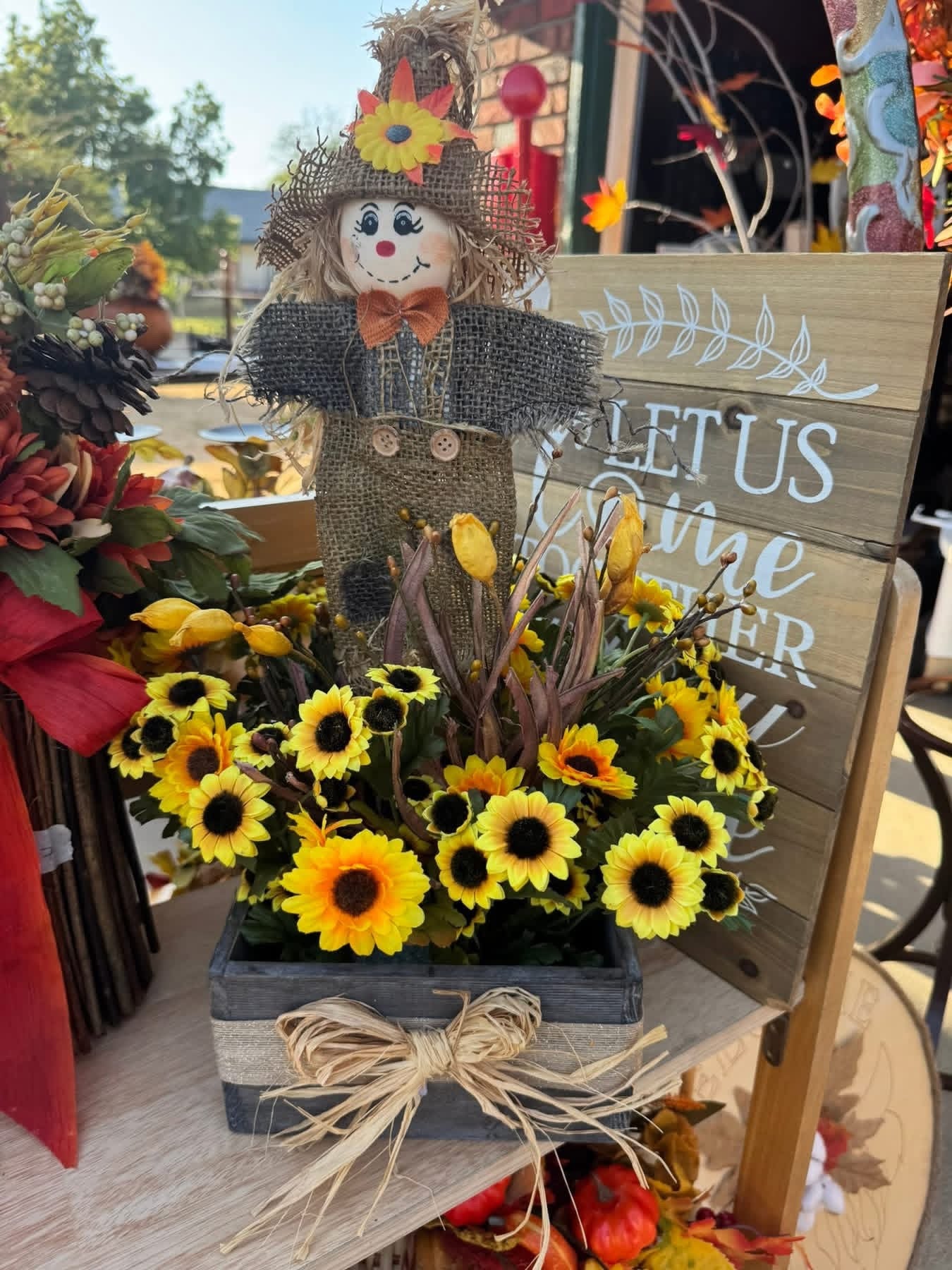 Scarecrow arrangement