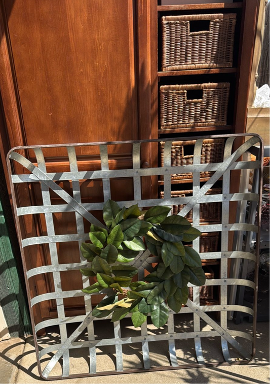 Tobacco basket